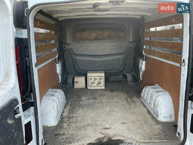 Белый Опель Виваро, объемом двигателя 1.6 л и пробегом 266 тыс. км за 12999 $, фото 41 на Automoto.ua