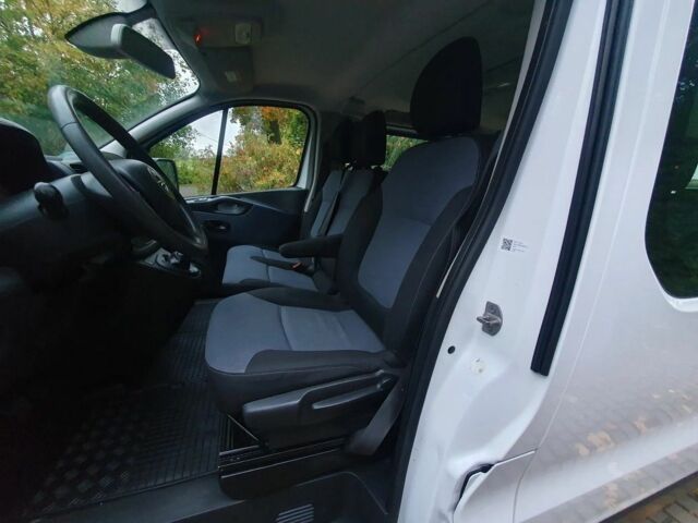 Белый Опель Виваро, объемом двигателя 1.6 л и пробегом 167 тыс. км за 11500 $, фото 9 на Automoto.ua