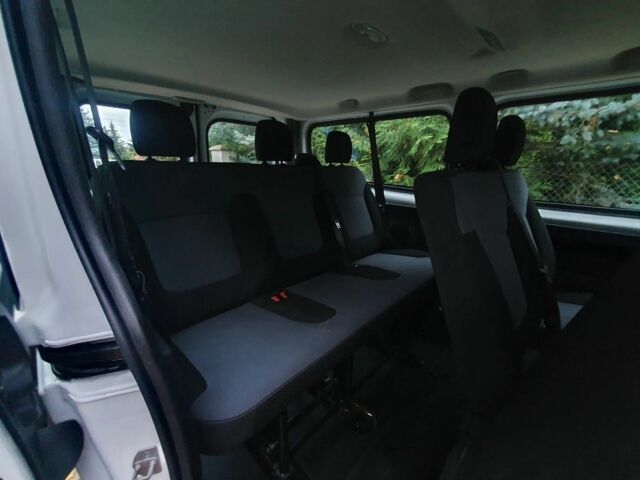 Белый Опель Виваро, объемом двигателя 1.6 л и пробегом 167 тыс. км за 12000 $, фото 7 на Automoto.ua