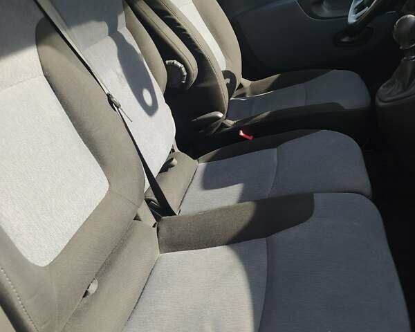 Білий Опель Віваро, об'ємом двигуна 1.6 л та пробігом 178 тис. км за 16300 $, фото 17 на Automoto.ua