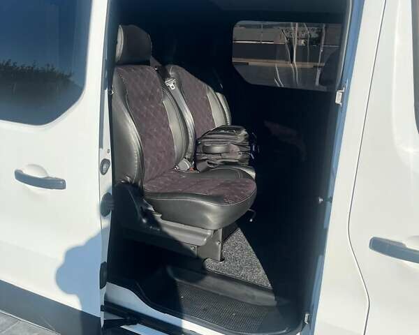 Білий Опель Віваро, об'ємом двигуна 1.6 л та пробігом 175 тис. км за 16400 $, фото 1 на Automoto.ua