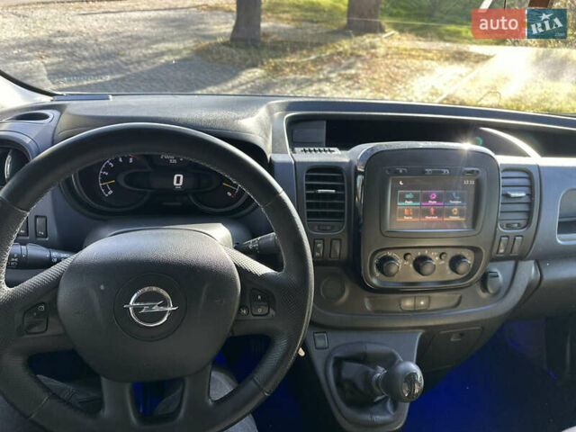 Белый Опель Виваро, объемом двигателя 1.6 л и пробегом 272 тыс. км за 12999 $, фото 38 на Automoto.ua