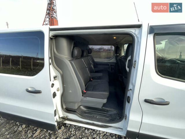 Белый Опель Виваро, объемом двигателя 1.6 л и пробегом 266 тыс. км за 12999 $, фото 33 на Automoto.ua