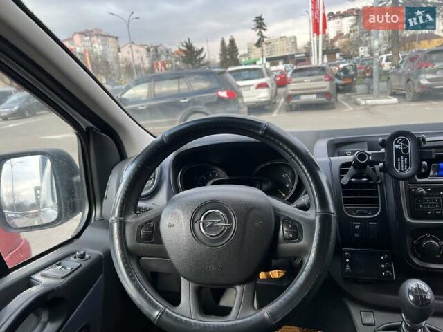 Белый Опель Виваро, объемом двигателя 1.6 л и пробегом 300 тыс. км за 16500 $, фото 10 на Automoto.ua