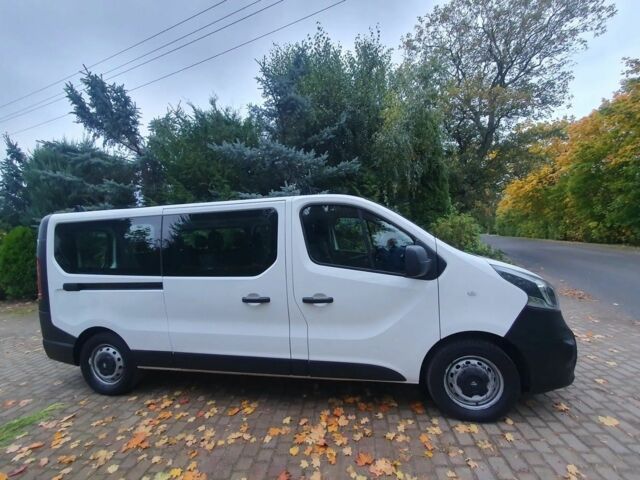 Белый Опель Виваро, объемом двигателя 1.6 л и пробегом 167 тыс. км за 11500 $, фото 2 на Automoto.ua