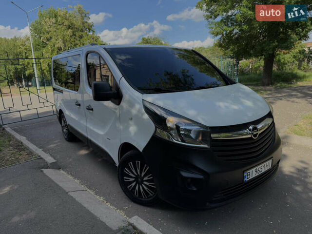 Белый Опель Виваро, объемом двигателя 1.6 л и пробегом 184 тыс. км за 13200 $, фото 5 на Automoto.ua