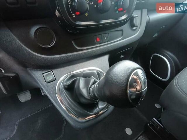 Белый Опель Виваро, объемом двигателя 1.6 л и пробегом 136 тыс. км за 12500 $, фото 21 на Automoto.ua