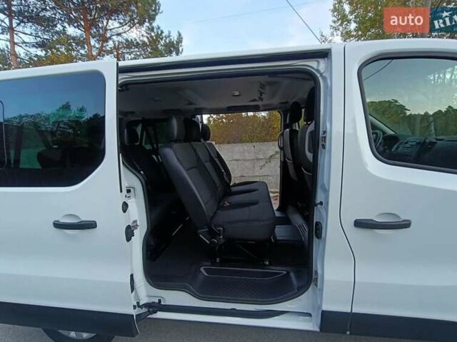 Белый Опель Виваро, объемом двигателя 1.6 л и пробегом 136 тыс. км за 12500 $, фото 8 на Automoto.ua