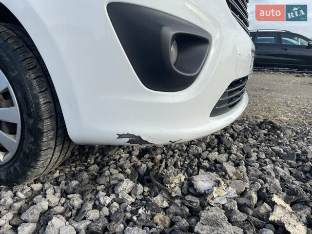 Белый Опель Виваро, объемом двигателя 1.6 л и пробегом 266 тыс. км за 12999 $, фото 17 на Automoto.ua