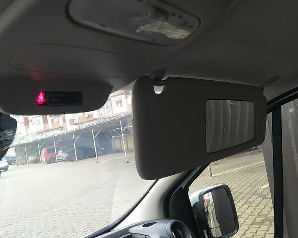 Білий Опель Віваро, об'ємом двигуна 1.6 л та пробігом 178 тис. км за 16300 $, фото 13 на Automoto.ua