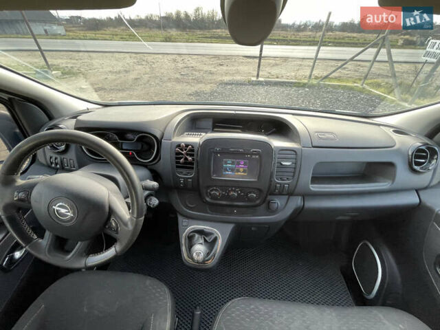 Белый Опель Виваро, объемом двигателя 1.6 л и пробегом 266 тыс. км за 12999 $, фото 38 на Automoto.ua