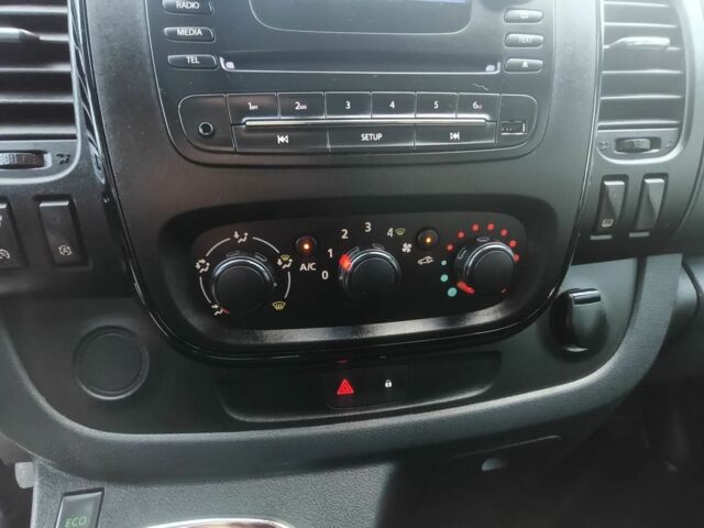 Белый Опель Виваро, объемом двигателя 1.6 л и пробегом 136 тыс. км за 11000 $, фото 16 на Automoto.ua