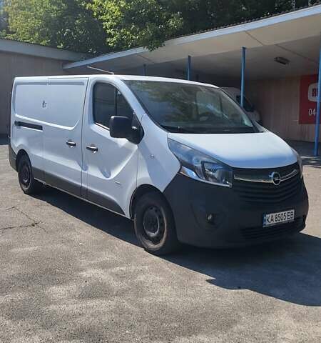 Белый Опель Виваро, объемом двигателя 1.6 л и пробегом 275 тыс. км за 11500 $, фото 1 на Automoto.ua