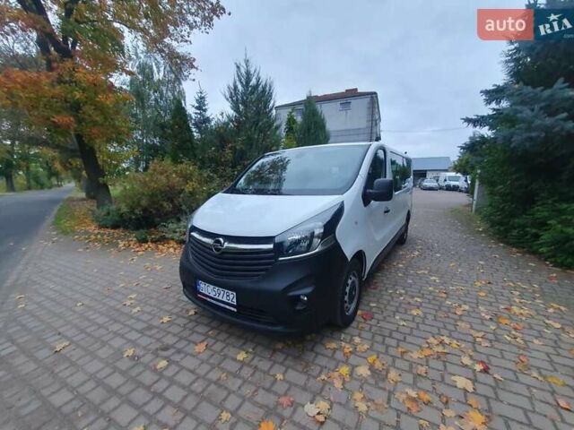 Белый Опель Виваро, объемом двигателя 1.6 л и пробегом 167 тыс. км за 13000 $, фото 9 на Automoto.ua