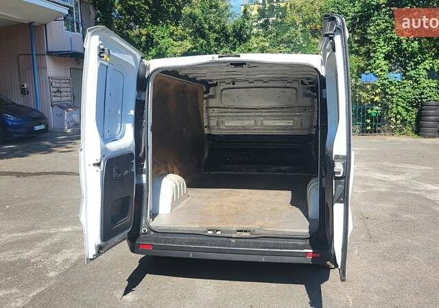 Белый Опель Виваро, объемом двигателя 1.6 л и пробегом 275 тыс. км за 11500 $, фото 10 на Automoto.ua