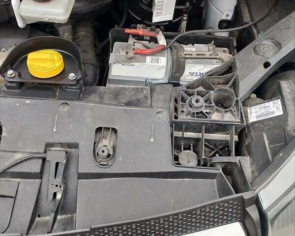 Белый Опель Виваро, объемом двигателя 1.6 л и пробегом 331 тыс. км за 15700 $, фото 9 на Automoto.ua