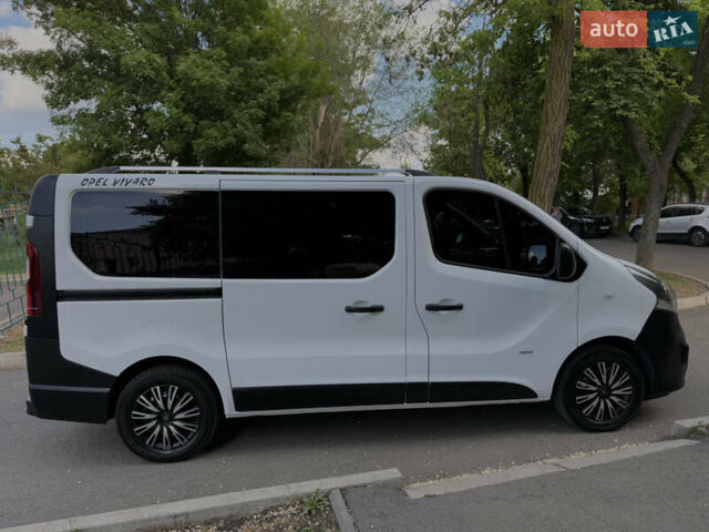 Белый Опель Виваро, объемом двигателя 1.6 л и пробегом 184 тыс. км за 13200 $, фото 20 на Automoto.ua