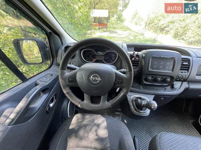 Белый Опель Виваро, объемом двигателя 1.6 л и пробегом 264 тыс. км за 14400 $, фото 17 на Automoto.ua