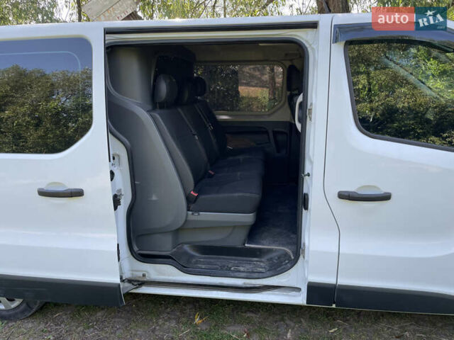 Белый Опель Виваро, объемом двигателя 1.6 л и пробегом 260 тыс. км за 12900 $, фото 14 на Automoto.ua