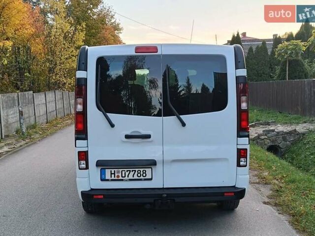 Белый Опель Виваро, объемом двигателя 1.6 л и пробегом 136 тыс. км за 12500 $, фото 6 на Automoto.ua