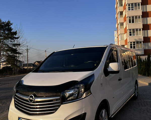 Білий Опель Віваро, об'ємом двигуна 1.6 л та пробігом 262 тис. км за 15300 $, фото 1 на Automoto.ua