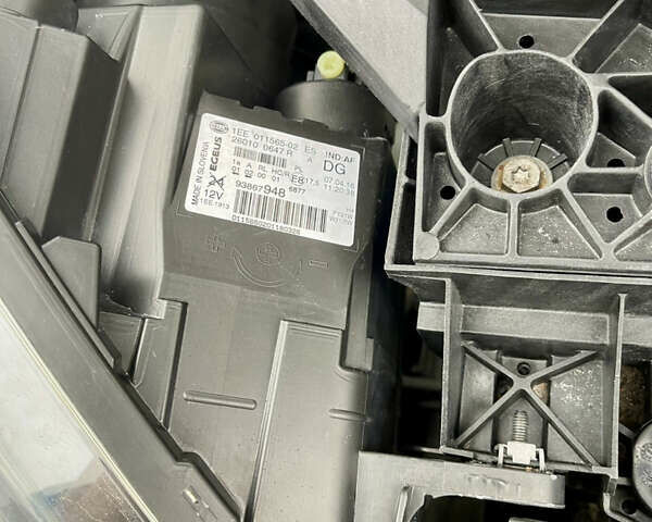 Білий Опель Віваро, об'ємом двигуна 1.6 л та пробігом 182 тис. км за 16499 $, фото 47 на Automoto.ua