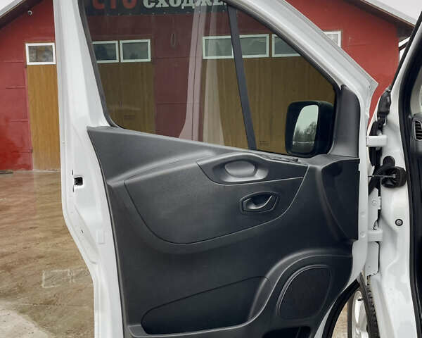 Білий Опель Віваро, об'ємом двигуна 1.6 л та пробігом 182 тис. км за 16499 $, фото 17 на Automoto.ua