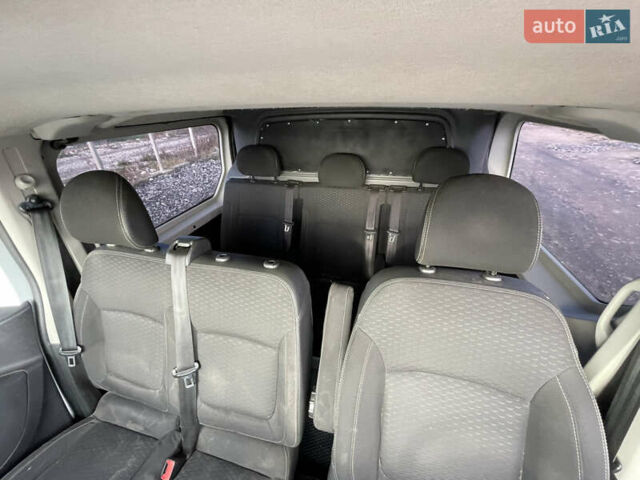 Белый Опель Виваро, объемом двигателя 1.6 л и пробегом 266 тыс. км за 12999 $, фото 26 на Automoto.ua