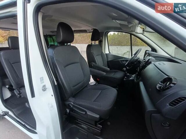Белый Опель Виваро, объемом двигателя 1.6 л и пробегом 136 тыс. км за 12500 $, фото 13 на Automoto.ua