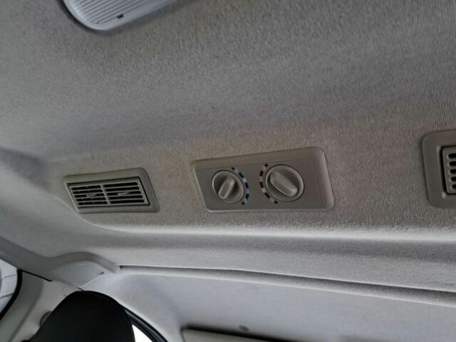 Білий Опель Віваро, об'ємом двигуна 1.6 л та пробігом 165 тис. км за 10900 $, фото 12 на Automoto.ua