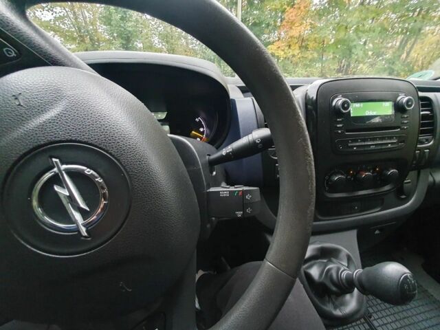 Белый Опель Виваро, объемом двигателя 1.6 л и пробегом 167 тыс. км за 11500 $, фото 15 на Automoto.ua