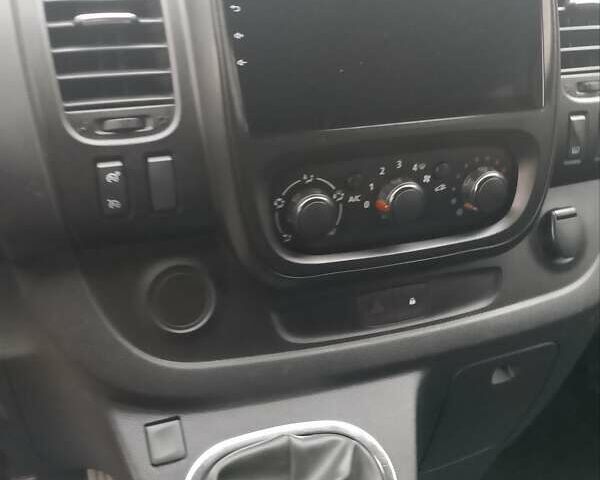 Белый Опель Виваро, объемом двигателя 1.6 л и пробегом 331 тыс. км за 15700 $, фото 20 на Automoto.ua
