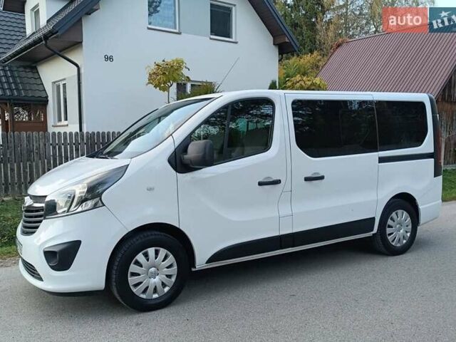 Белый Опель Виваро, объемом двигателя 1.6 л и пробегом 136 тыс. км за 12500 $, фото 4 на Automoto.ua