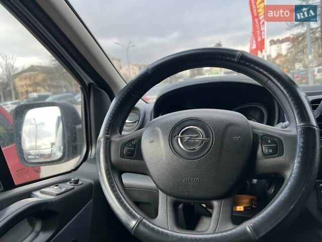 Белый Опель Виваро, объемом двигателя 1.6 л и пробегом 300 тыс. км за 16500 $, фото 9 на Automoto.ua