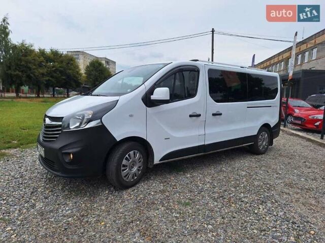 Белый Опель Виваро, объемом двигателя 1.6 л и пробегом 216 тыс. км за 15800 $, фото 3 на Automoto.ua