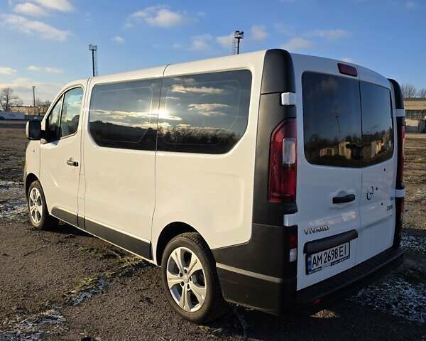 Белый Опель Виваро, объемом двигателя 1.6 л и пробегом 184 тыс. км за 16000 $, фото 6 на Automoto.ua
