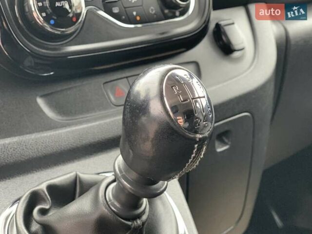 Белый Опель Виваро, объемом двигателя 1.6 л и пробегом 189 тыс. км за 17950 $, фото 24 на Automoto.ua