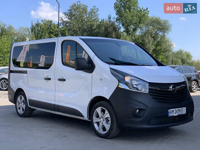 Белый Опель Виваро, объемом двигателя 1.6 л и пробегом 183 тыс. км за 14555 $, фото 4 на Automoto.ua