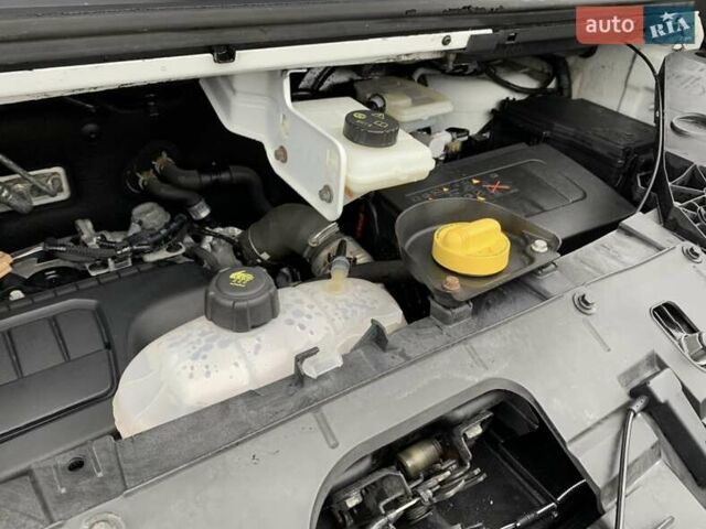 Белый Опель Виваро, объемом двигателя 1.6 л и пробегом 189 тыс. км за 17950 $, фото 39 на Automoto.ua