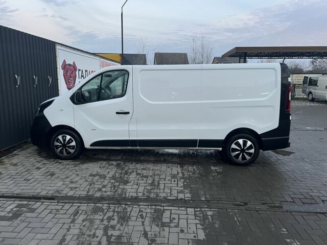 Белый Опель Виваро, объемом двигателя 1.6 л и пробегом 243 тыс. км за 11800 $, фото 2 на Automoto.ua