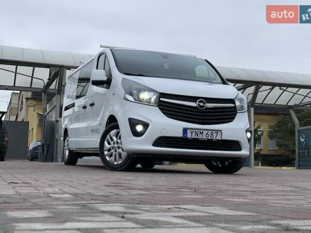 Белый Опель Виваро, объемом двигателя 1.6 л и пробегом 189 тыс. км за 17950 $, фото 3 на Automoto.ua