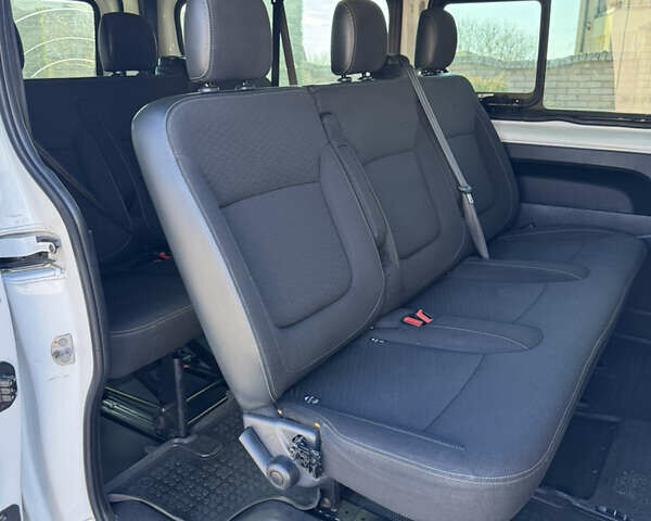 Белый Опель Виваро, объемом двигателя 1.6 л и пробегом 276 тыс. км за 14900 $, фото 12 на Automoto.ua