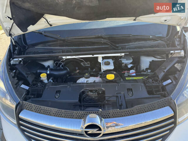 Белый Опель Виваро, объемом двигателя 1.6 л и пробегом 276 тыс. км за 14900 $, фото 18 на Automoto.ua