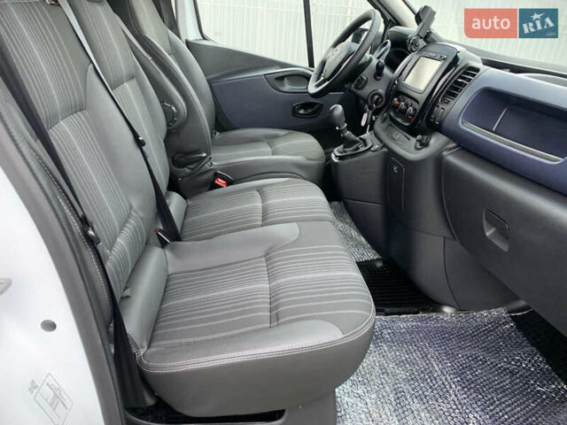 Білий Опель Віваро, об'ємом двигуна 1.6 л та пробігом 183 тис. км за 14900 $, фото 19 на Automoto.ua