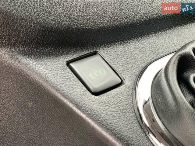 Белый Опель Виваро, объемом двигателя 1.6 л и пробегом 189 тыс. км за 17950 $, фото 25 на Automoto.ua