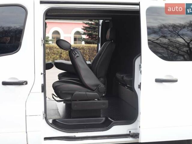 Белый Опель Виваро, объемом двигателя 1.6 л и пробегом 195 тыс. км за 18200 $, фото 9 на Automoto.ua