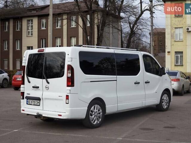 Белый Опель Виваро, объемом двигателя 1.6 л и пробегом 195 тыс. км за 18200 $, фото 4 на Automoto.ua