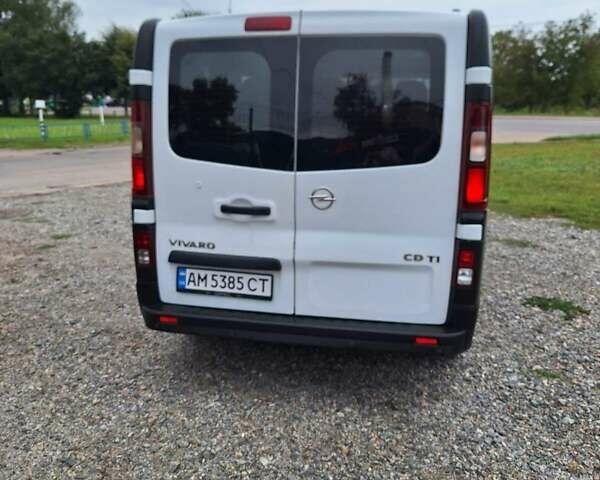 Белый Опель Виваро, объемом двигателя 1.6 л и пробегом 216 тыс. км за 15800 $, фото 5 на Automoto.ua