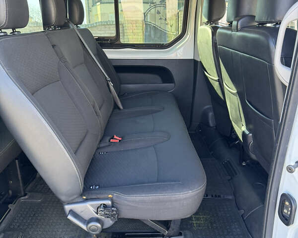 Белый Опель Виваро, объемом двигателя 1.6 л и пробегом 276 тыс. км за 14900 $, фото 13 на Automoto.ua