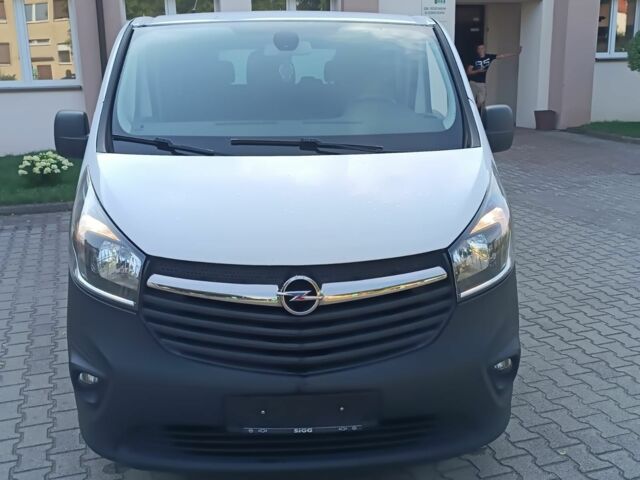 Білий Опель Віваро, об'ємом двигуна 1.6 л та пробігом 247 тис. км за 12850 $, фото 4 на Automoto.ua